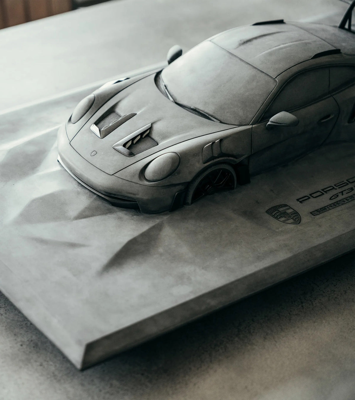 Porsche Design Quality | Porsche 911 GT3 RS (992) Concrete Sculpture – Limited Edition