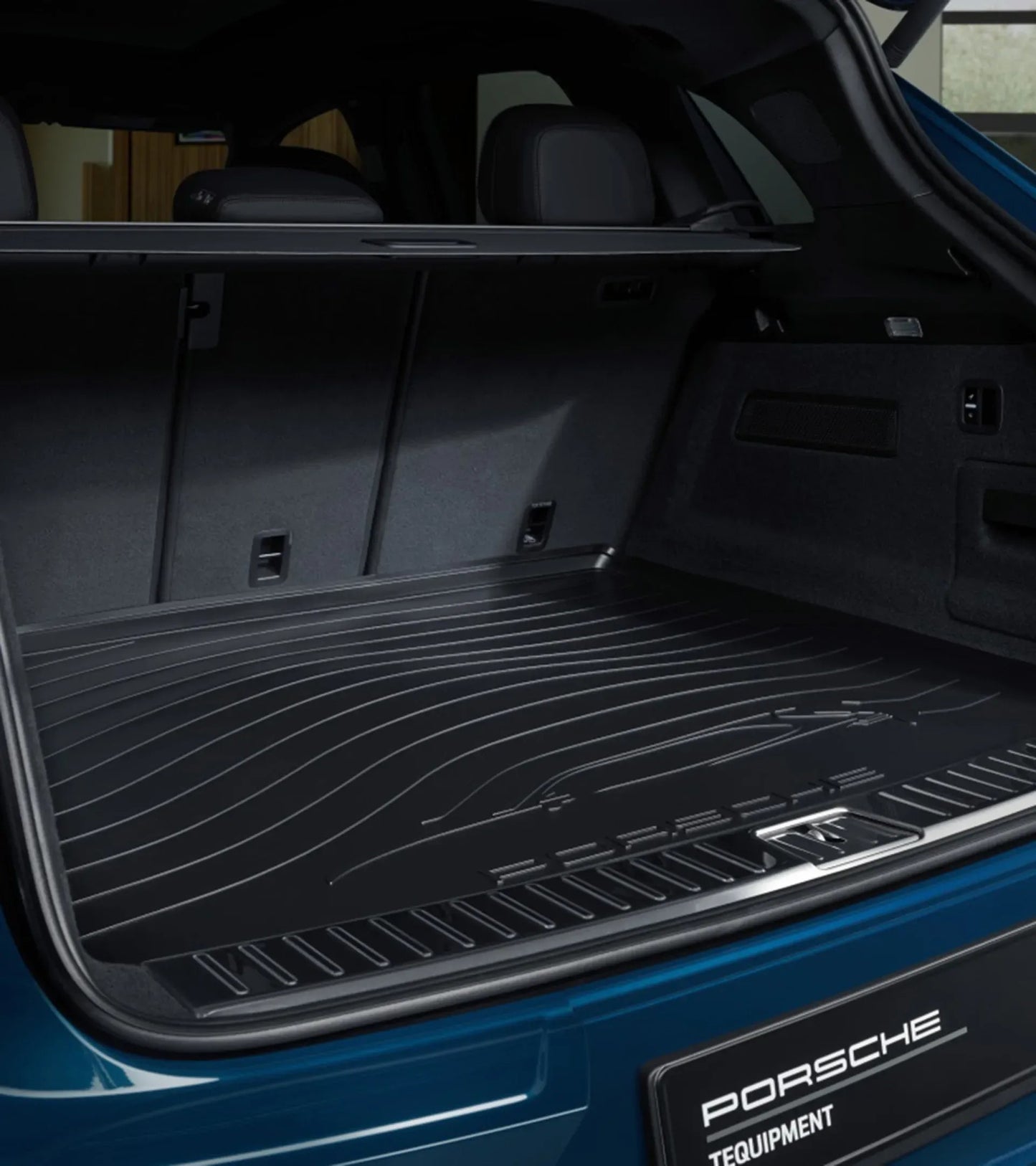 Porsche Design Quality | Porsche Flat Luggage Compartment Liner for Cayenne (E3)