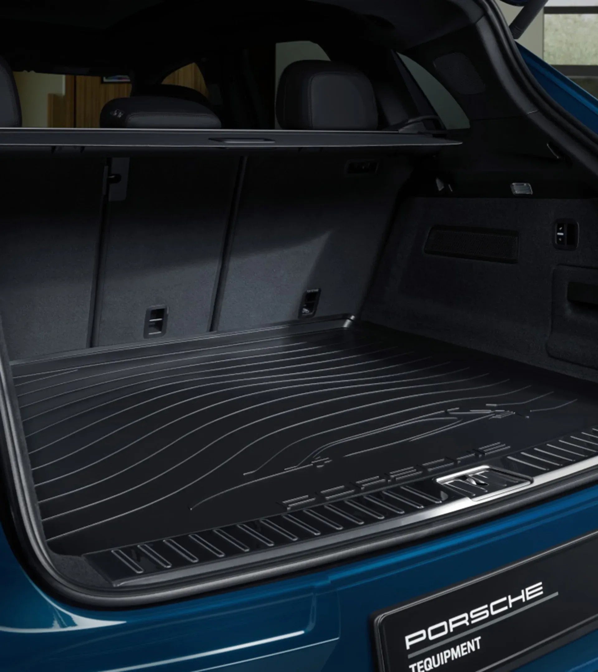 Porsche Design Quality | Porsche Flat Luggage Compartment Liner for Cayenne (E3)