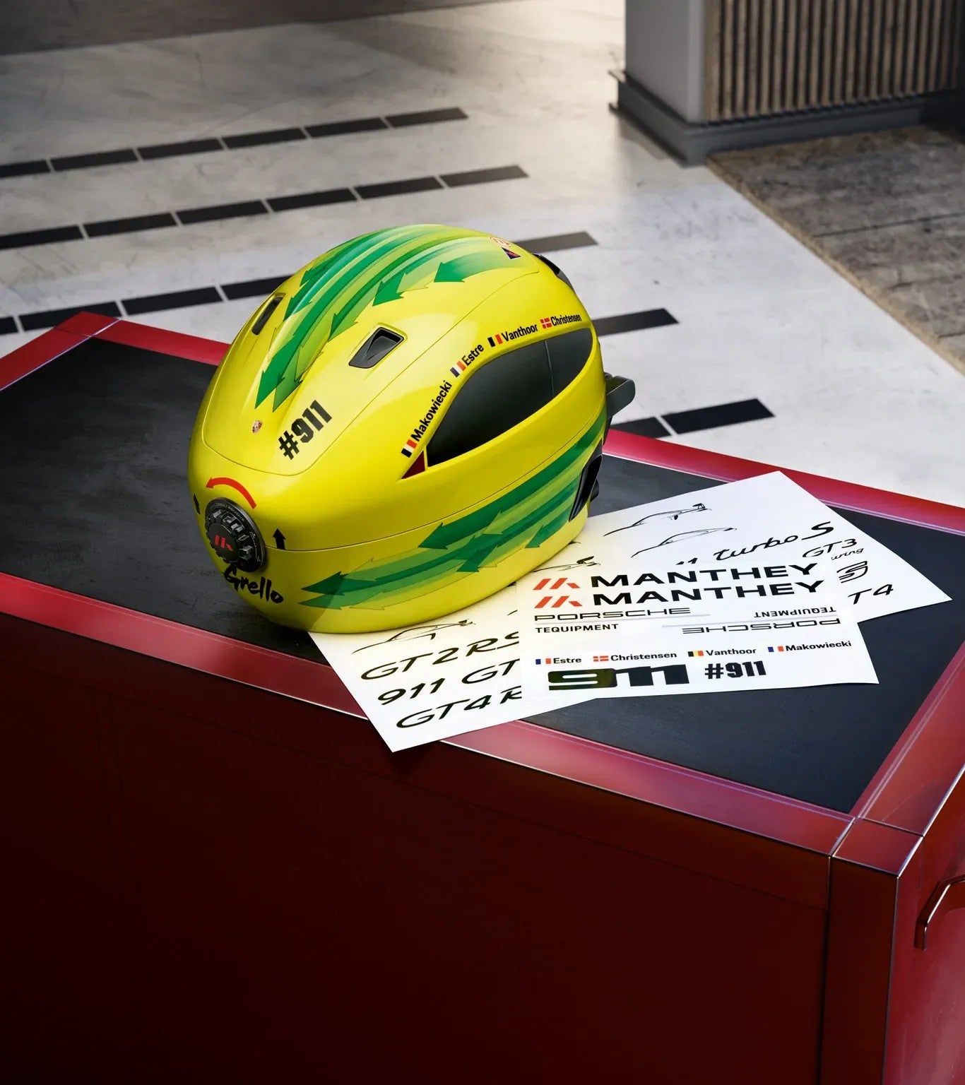 Porsche Design Smart Buy | Porsche Helmet case in "Grello" design