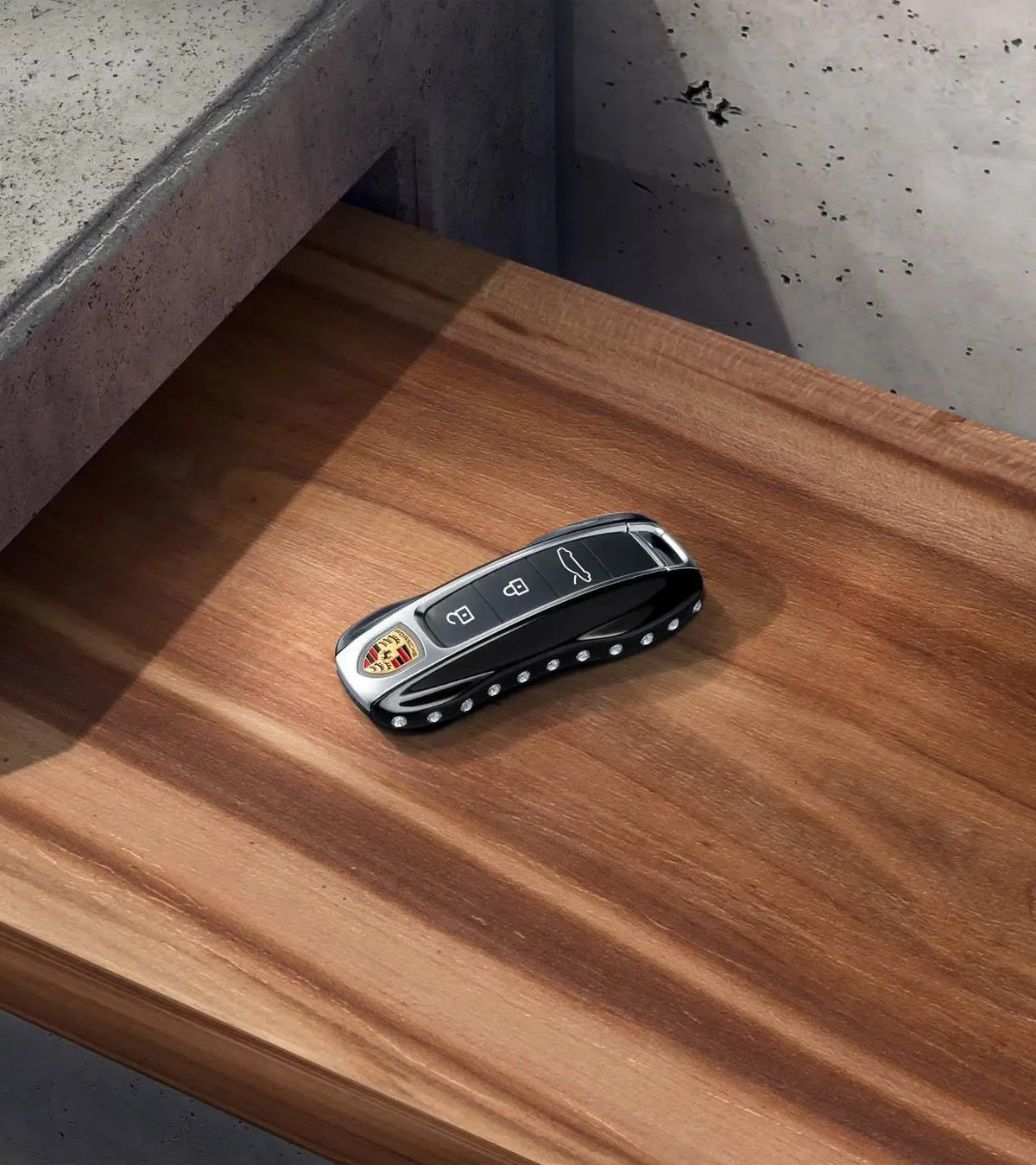 Porsche Design Top Pick | Driver's key painted with Swarovski® stones