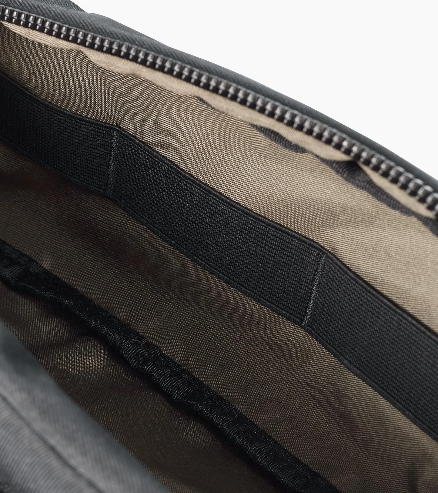 Porsche Design Smart Buy | Pouch – Essential