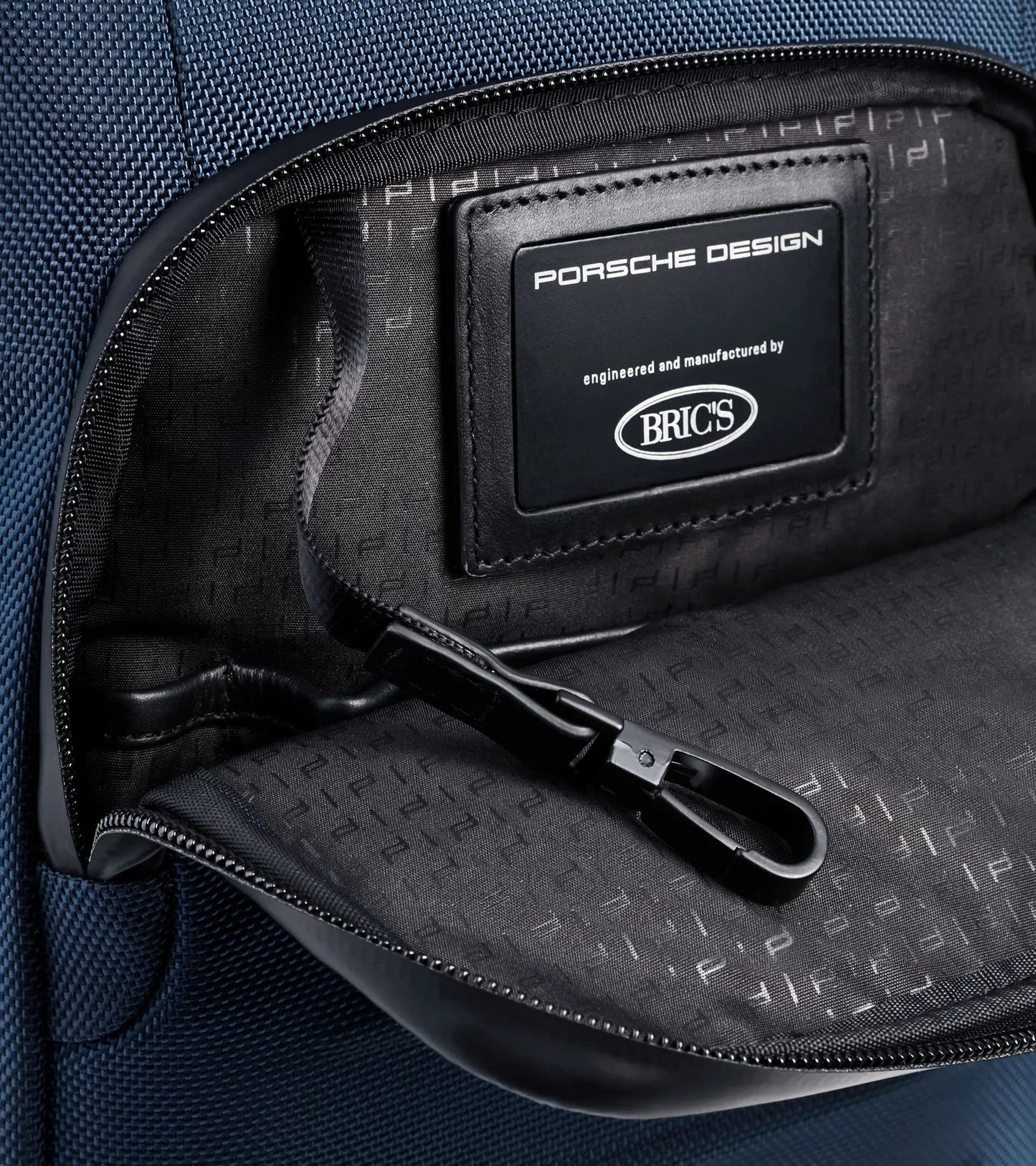 Porsche Design Smart Buy | Roadster Pro Shoulder Bag S