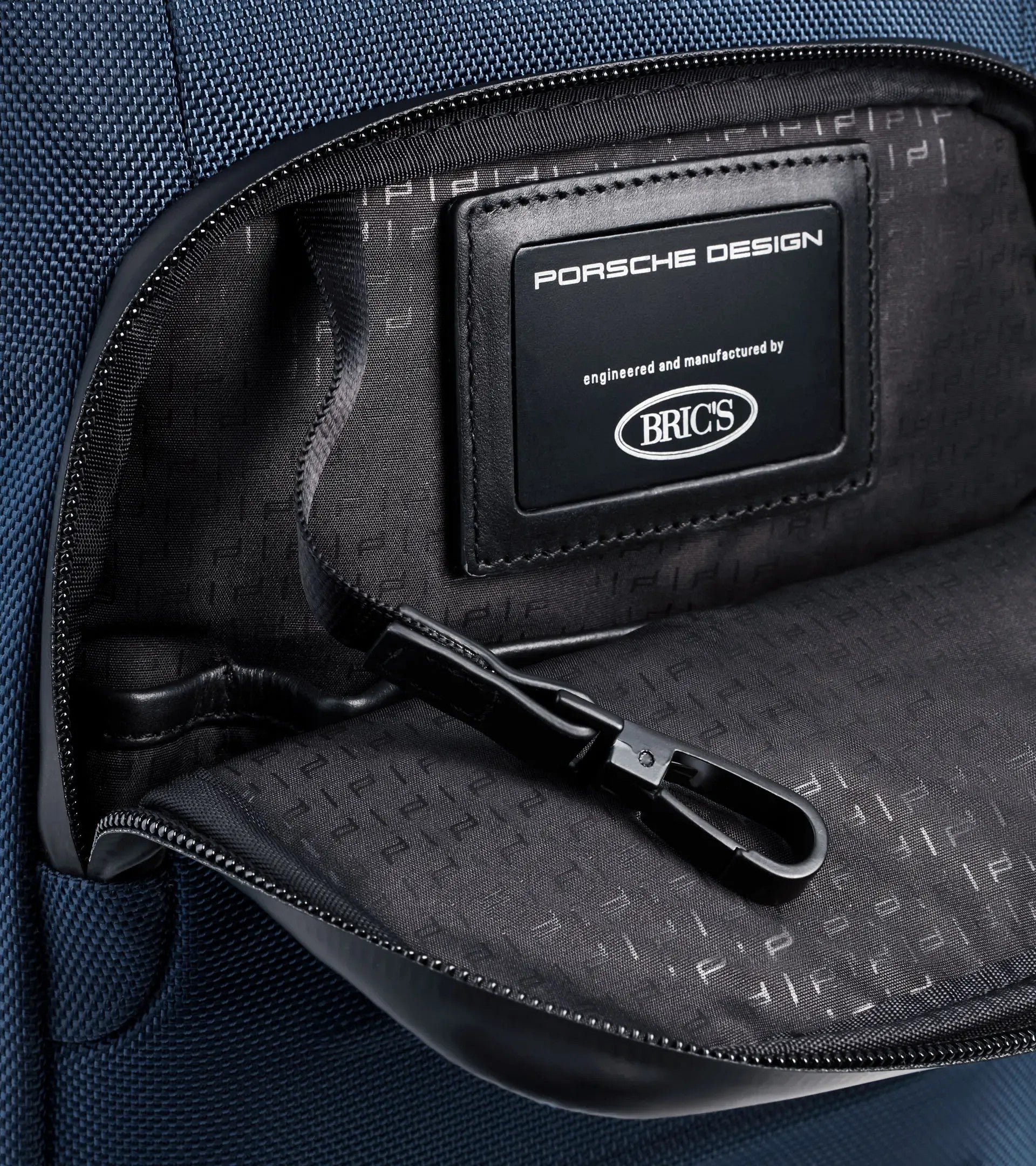 Porsche Design Smart Buy | Roadster Pro Shoulder Bag S