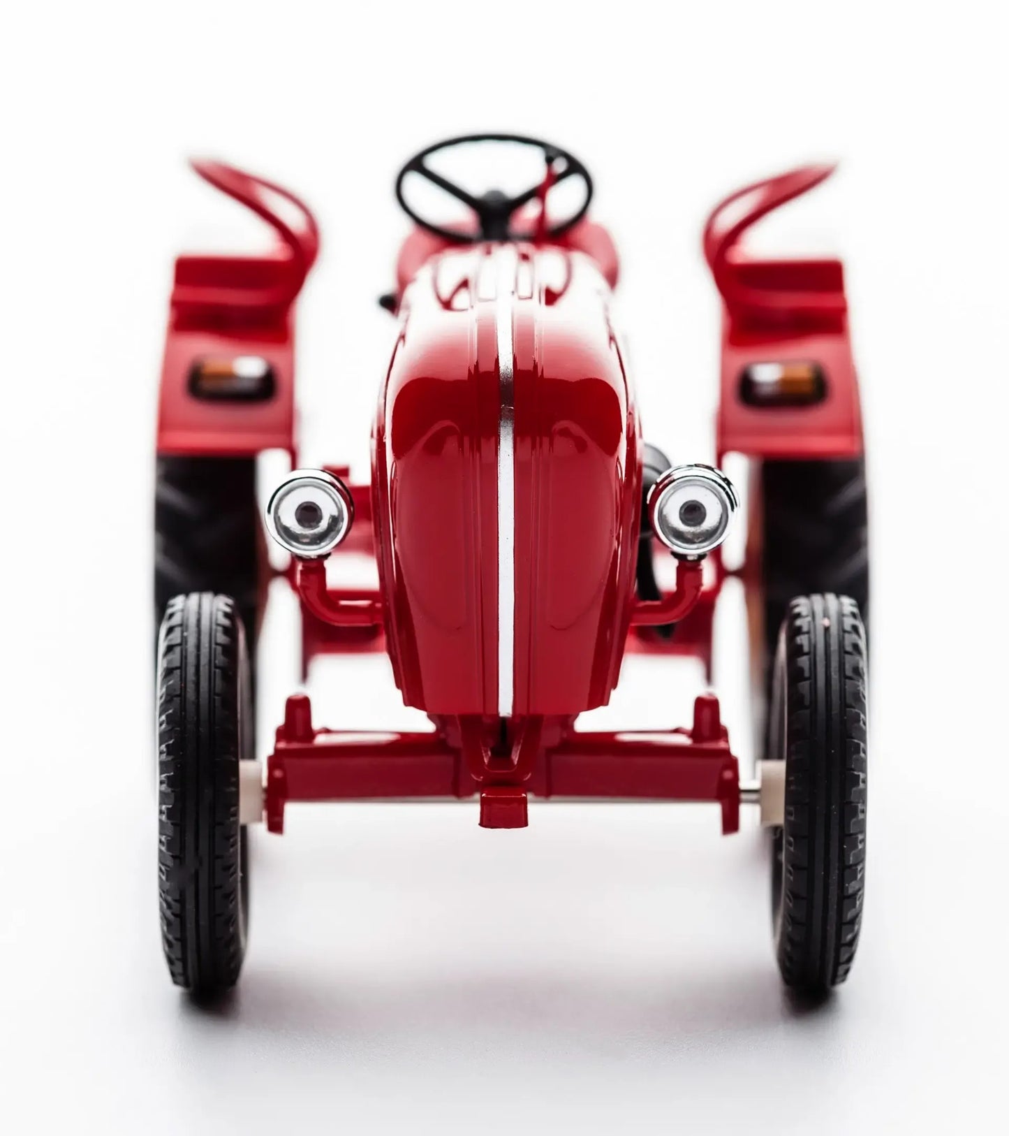 Porsche Design Everyday | Tractor with coupling