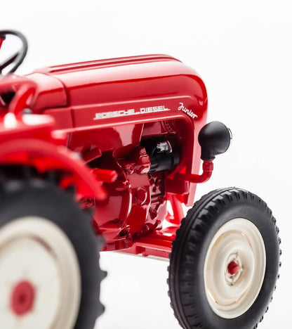 Porsche Design Everyday | Tractor with coupling
