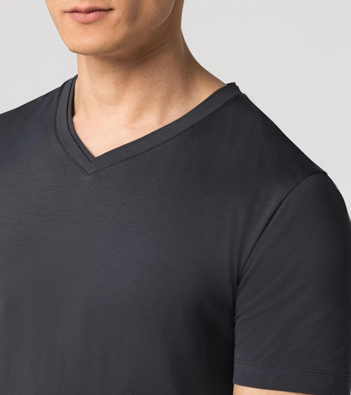 Porsche Design Smart Buy | V-Neck Tee